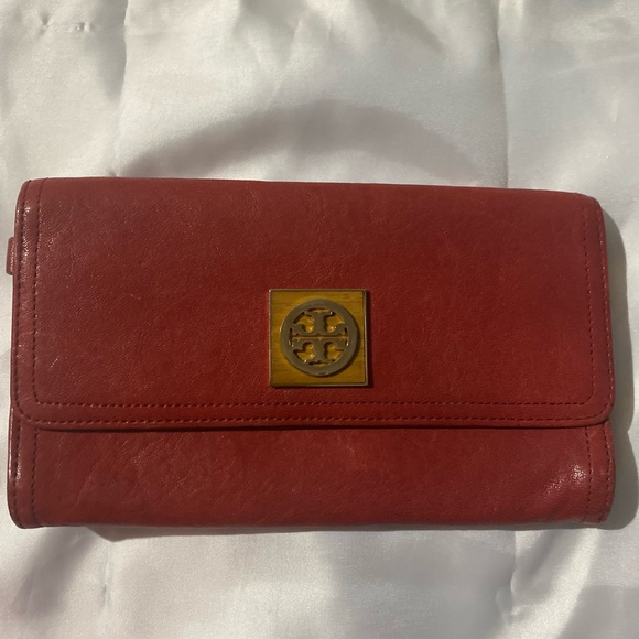 Tory Burch Wallet / Wristlet - Picture 1 of 12